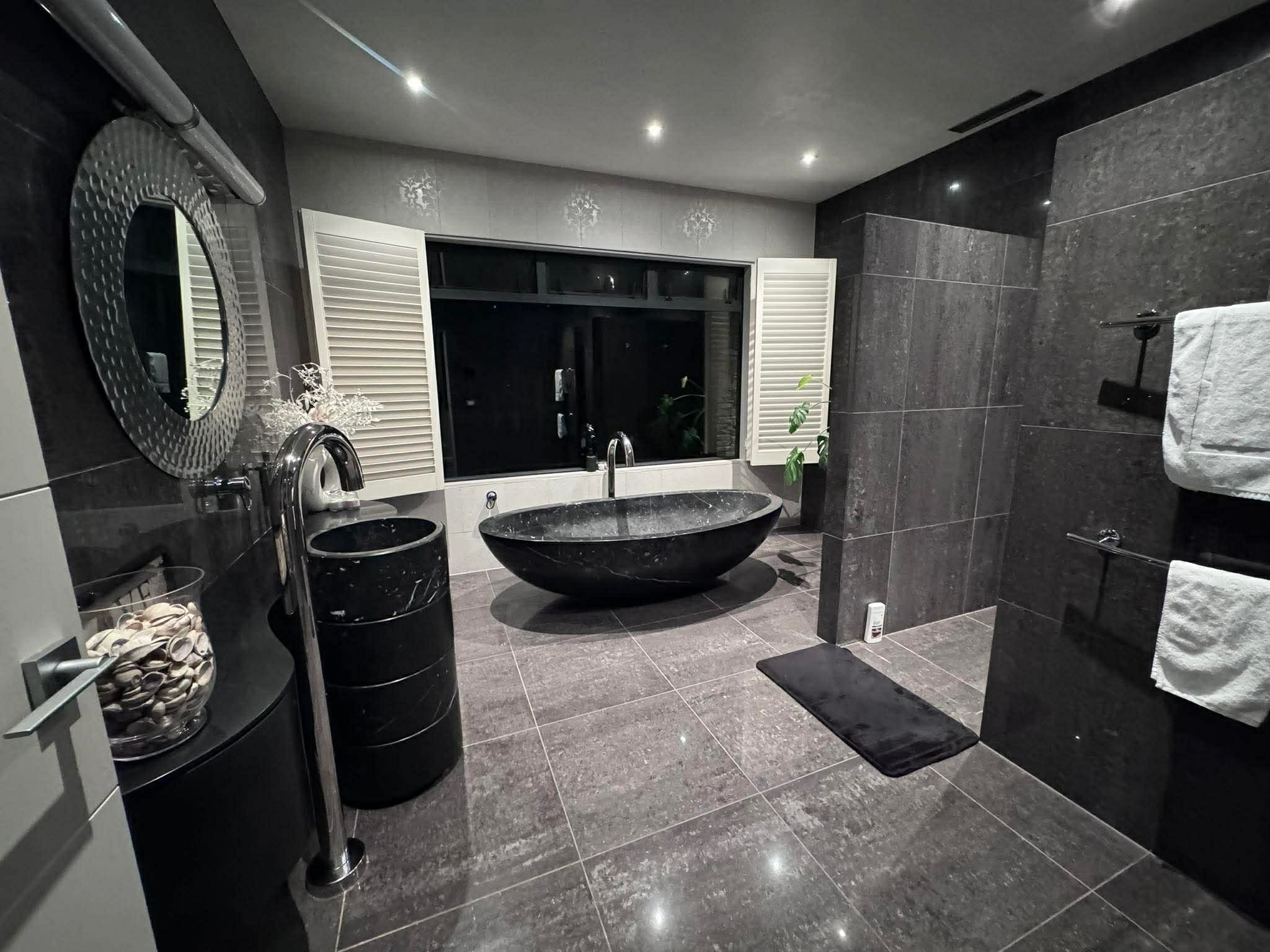 Airbnb bathroom deep clean Auckland NZ