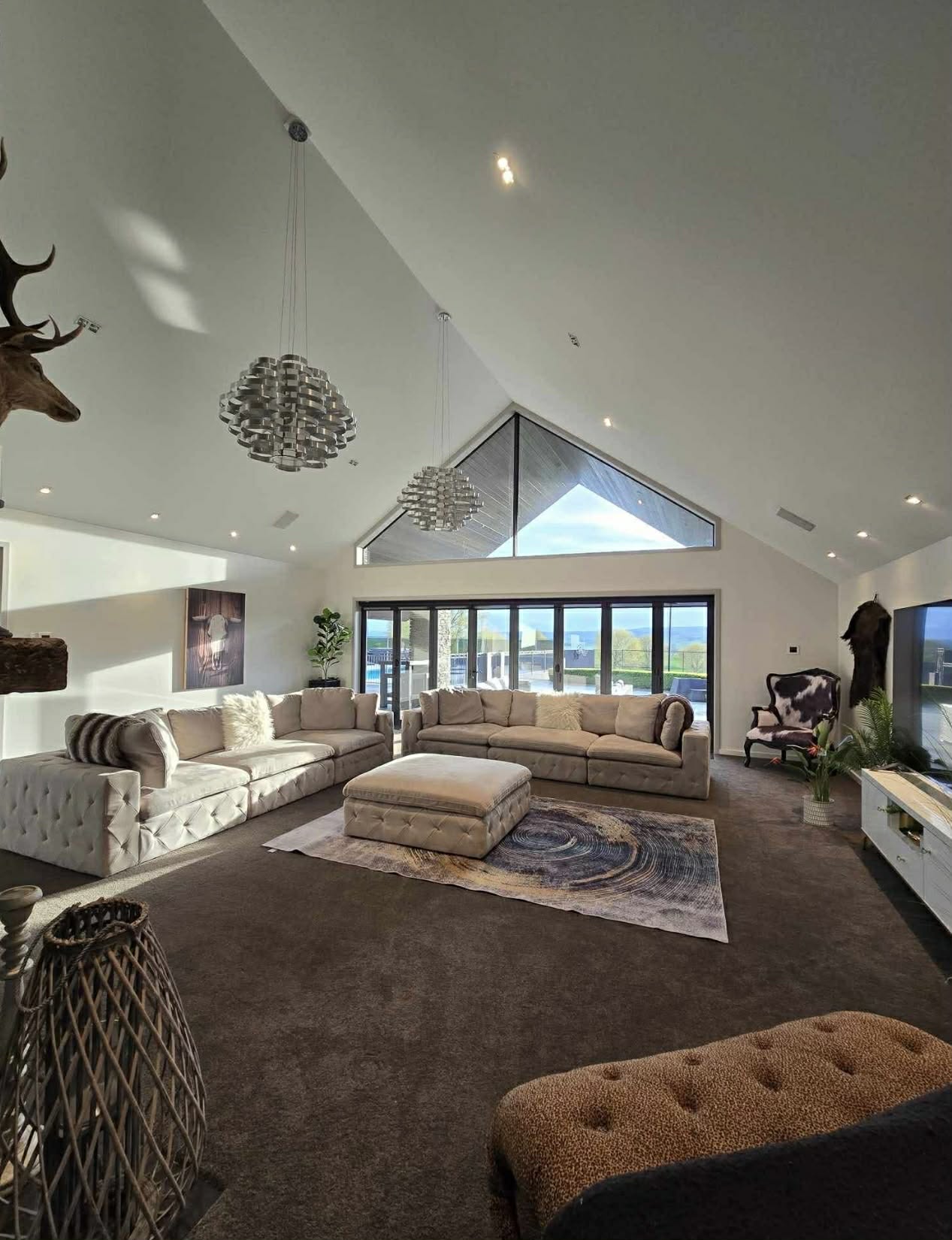 Short-stay rental living room cleaning Auckland